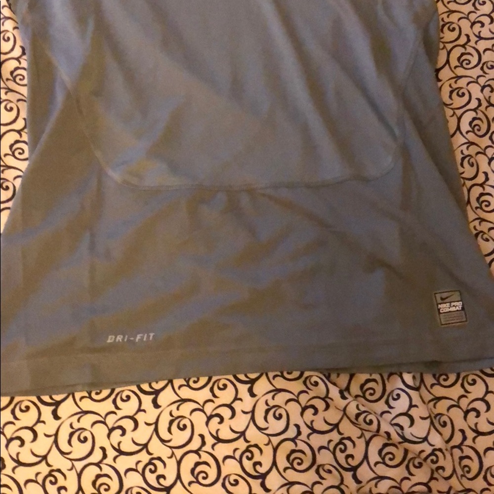 Nike - Picture 3 of 5